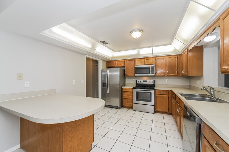1,835/Mo, 411 Greenfield Rd Winter Haven, FL 33884 Kitchen View