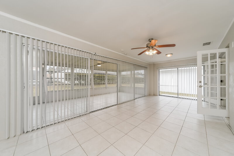 1,835/Mo, 411 Greenfield Rd Winter Haven, FL 33884 Sun Room View