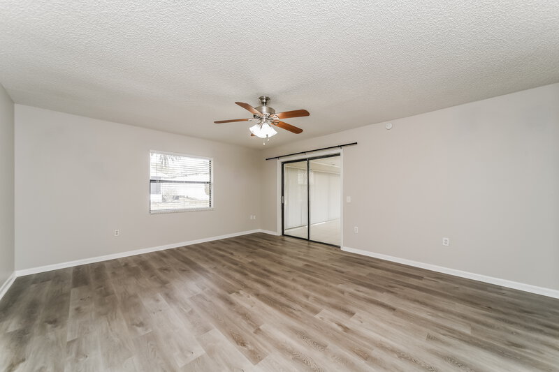 1,835/Mo, 411 Greenfield Rd Winter Haven, FL 33884 Main Bedroom View