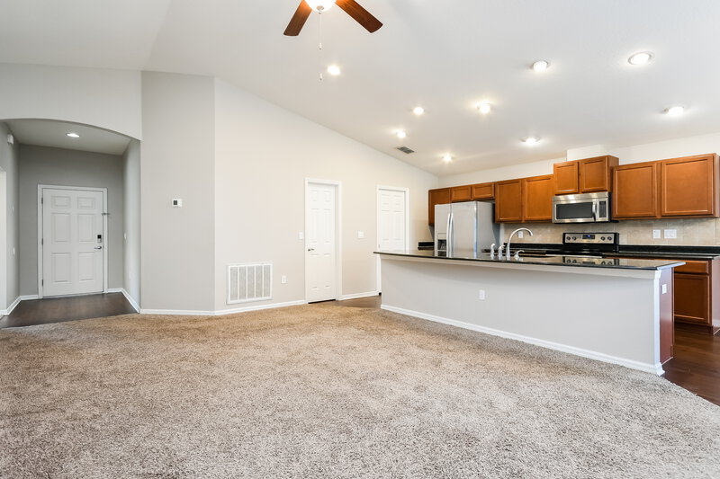 2,870/Mo, 4736 Summerfield Cir Winter Haven, FL 33881 Living Room View 2