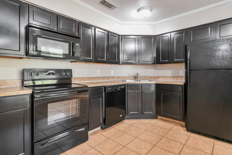 3,430/Mo, 2629 Saffron Dr Orlando, FL 32837 Kitchen View