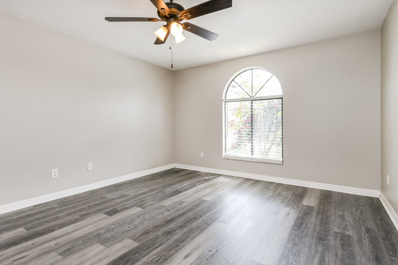 3,430/Mo, 2629 Saffron Dr Orlando, FL 32837 Main Bedroom View 2