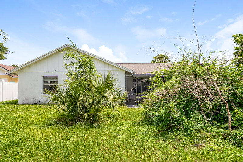 2,280/Mo, 2629 Saffron Dr Orlando, FL 32837 Rear View 2