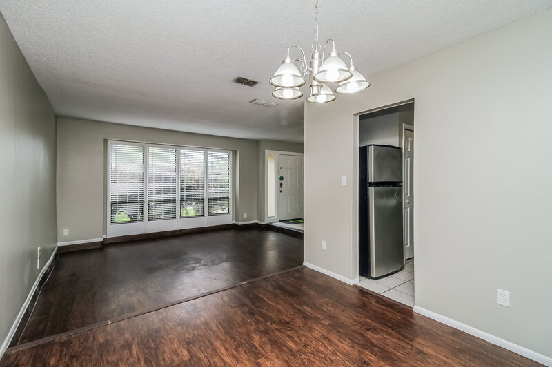 2,455/Mo, 235 S Shadow Bay Dr Orlando, FL 32825 Dining Room View