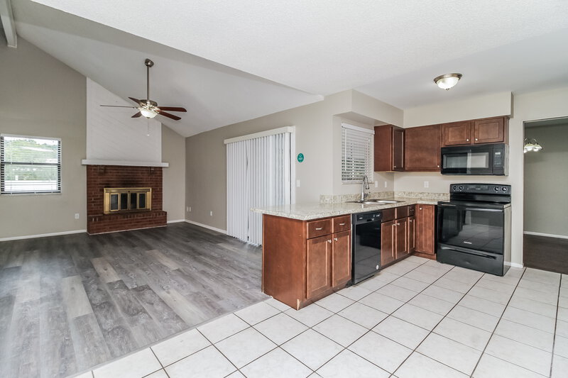 2,455/Mo, 235 S Shadow Bay Dr Orlando, FL 32825 Breakfast Nook View