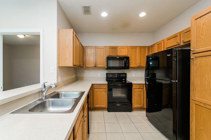 0/Mo, 2586 Grand Central Pkwy Apt 9 Orlando, FL 32839 Misc View 6