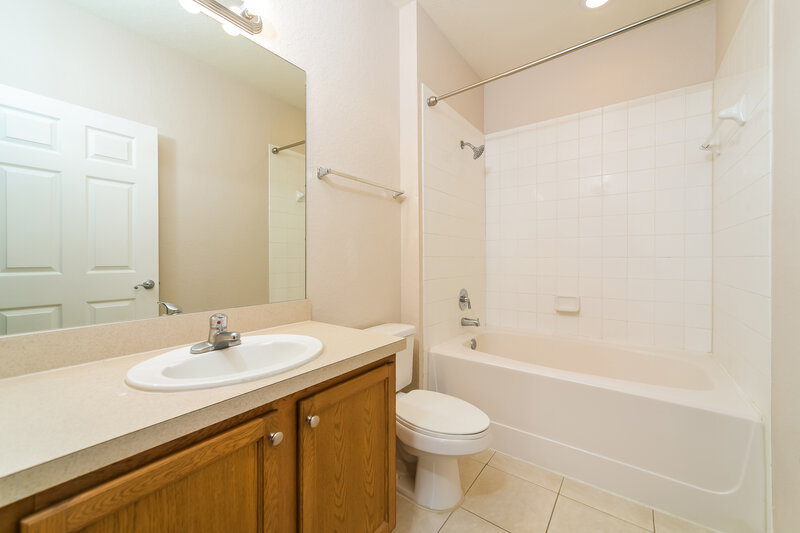 0/Mo, 2586 Grand Central Pkwy Apt 9 Orlando, FL 32839 Misc View 14