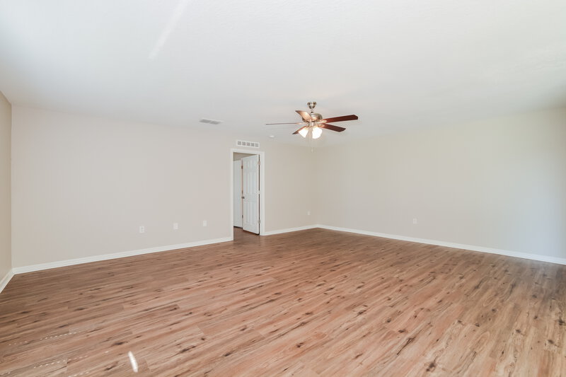 3,100/Mo, 405 Fish Hawk Dr Winter Haven, FL 33884 Living Room View 2