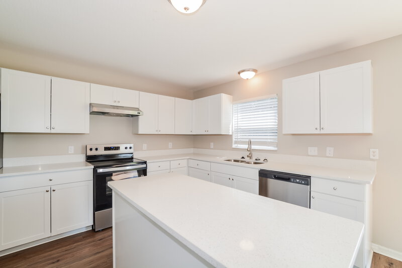 3,100/Mo, 405 Fish Hawk Dr Winter Haven, FL 33884 Kitchen View