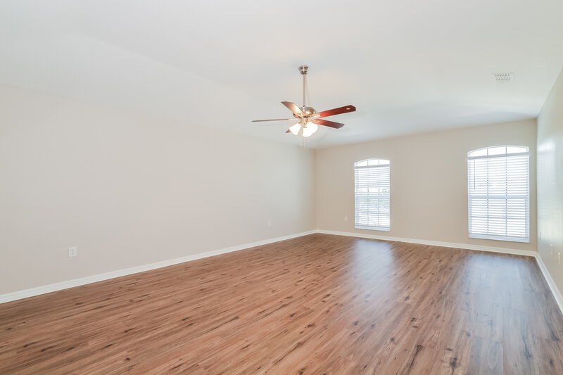 3,100/Mo, 405 Fish Hawk Dr Winter Haven, FL 33884 Main Bedroom View 2