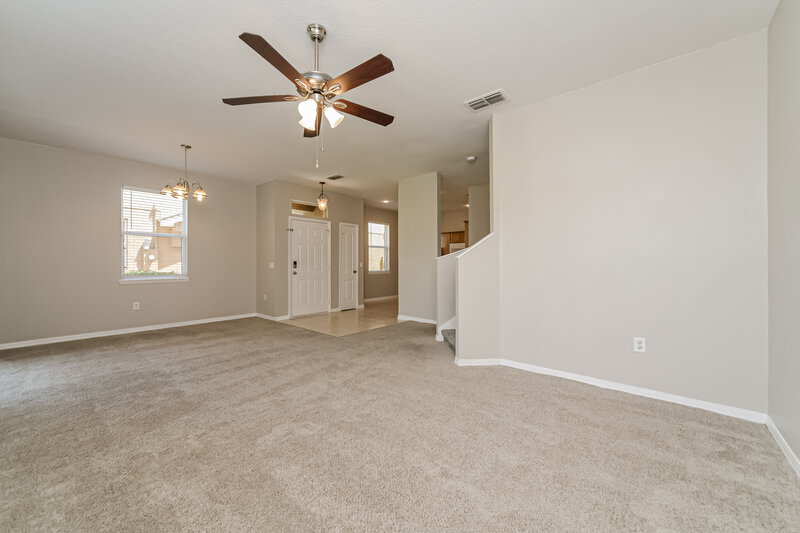 2,240/Mo, 4004 Pemberly Pines Cir Saint Cloud, FL 34769 Living Room View 2
