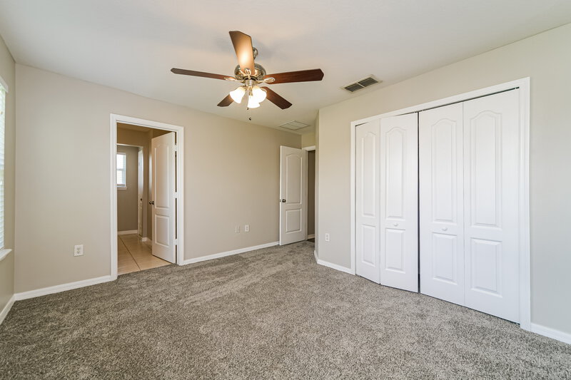 2,240/Mo, 4004 Pemberly Pines Cir Saint Cloud, FL 34769 Main Bedroom View 2