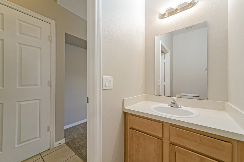 2,240/Mo, 4004 Pemberly Pines Cir Saint Cloud, FL 34769 Bathroom View 2