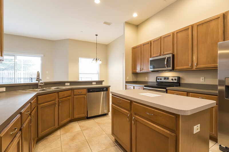 2,870/Mo, 13349 Old Dock Rd Orlando, FL 32828 Kitchen View 2