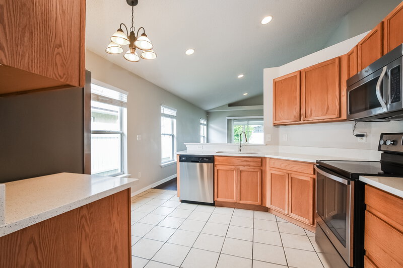 3,010/Mo, 914 Copenhagen Way Winter Garden, FL 34787 Kitchen View 2