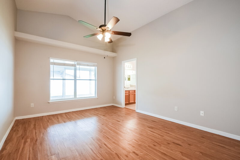 3,010/Mo, 914 Copenhagen Way Winter Garden, FL 34787 Main Bedroom View