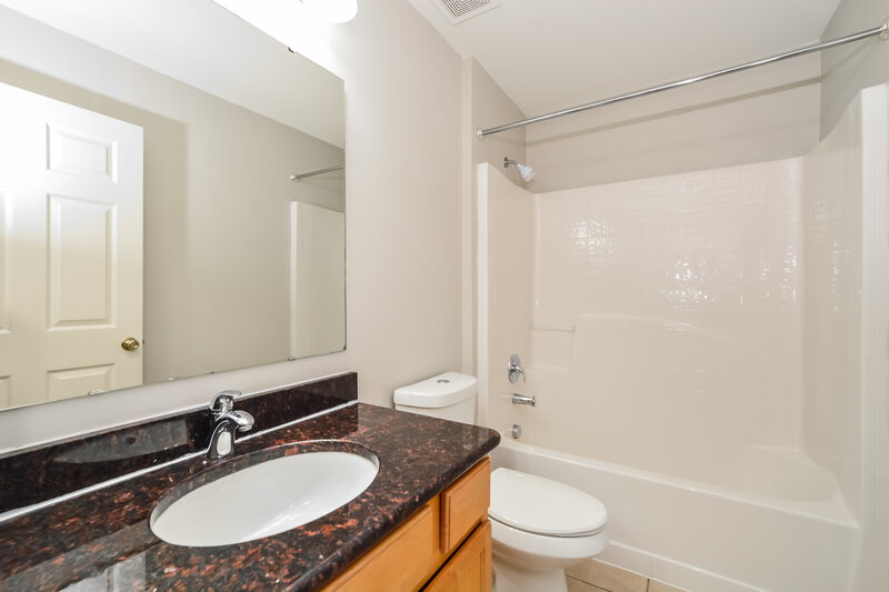 2,300/Mo, 1268 Welch Ridge Ter Apopka, FL 32712 Bathroom View