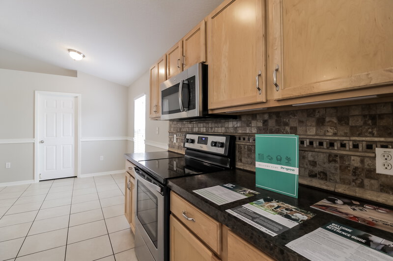 2,480/Mo, 2959 Elbib Dr Saint Cloud, FL 34772 Kitchen View 2