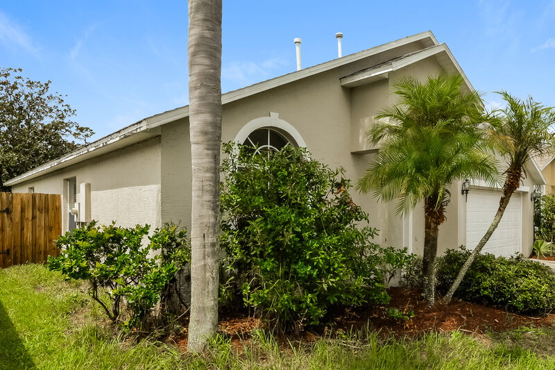 2,255/Mo, 4159 Shadow Creek Cir Oviedo, FL 32765 Front View