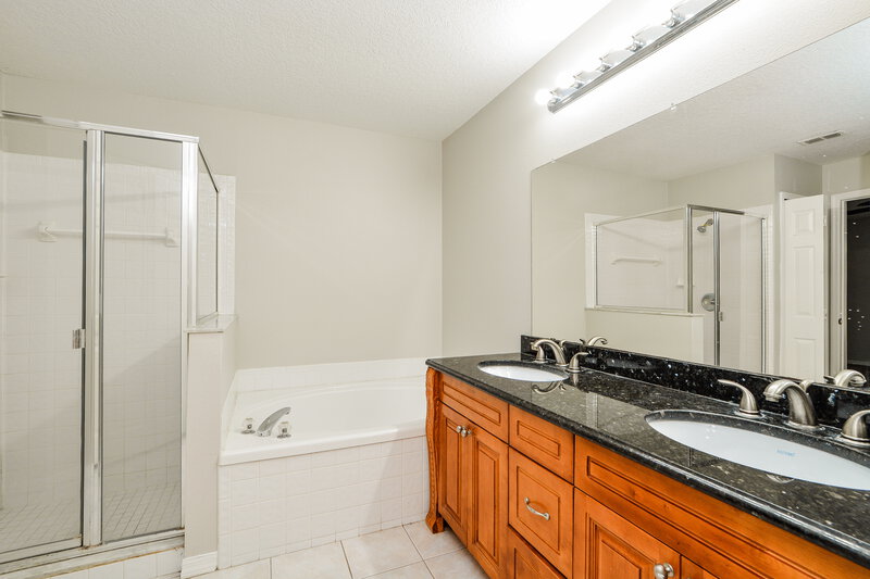 2,255/Mo, 4159 Shadow Creek Cir Oviedo, FL 32765 Main Bathroom View