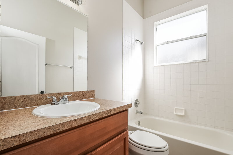2,025/Mo, 2714 Cahill Way Lake Mary, FL 32746 Bathroom View