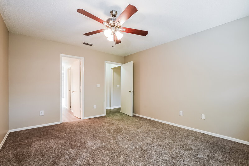 2,290/Mo, 1012 Hornbeam St Oviedo, FL 32765 Main Bedroom View 2