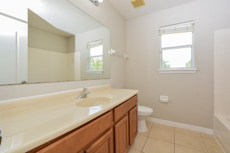 2,660/Mo, 1449 Madison Ivy Cir Apopka, FL 32712 Bathroom View