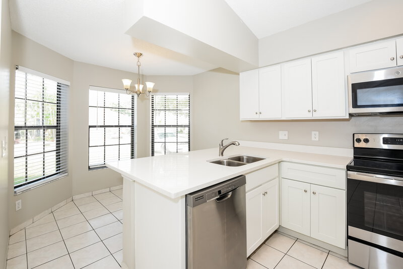 3,130/Mo, 10420 Cresto Delsol Cir Orlando, FL 32817 Kitchen View