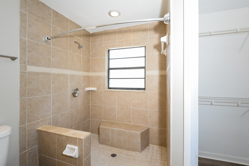 3,130/Mo, 10420 Cresto Delsol Cir Orlando, FL 32817 Main Bathroom View