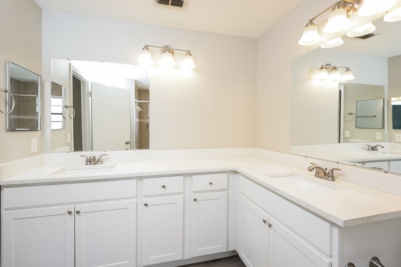 3,130/Mo, 10420 Cresto Delsol Cir Orlando, FL 32817 Bathroom View 2