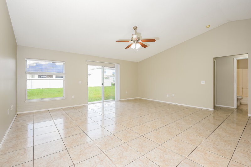 2,015/Mo, 905 Louvre Ct Kissimmee, FL 34759 Living Room View