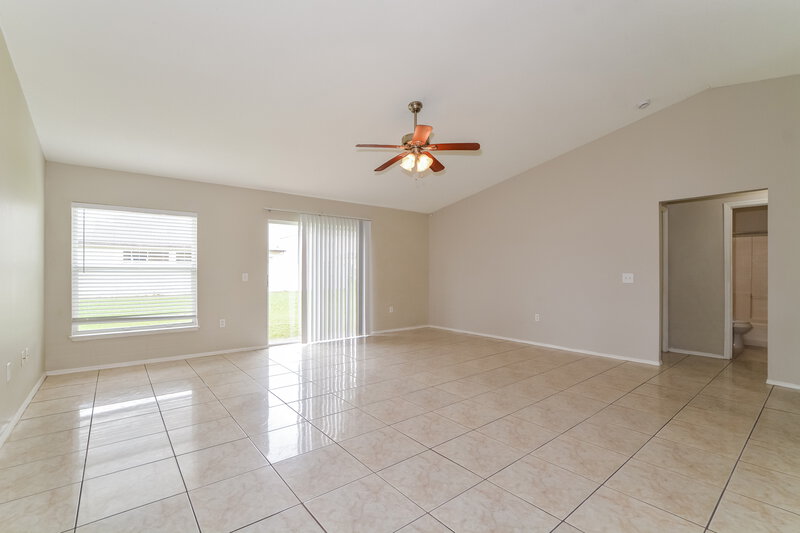 1,915/Mo, 905 Louvre Ct Kissimmee, FL 34759 Living Room View