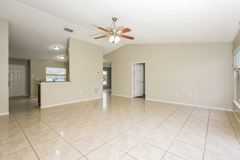2,015/Mo, 905 Louvre Ct Kissimmee, FL 34759 Living Room View 2