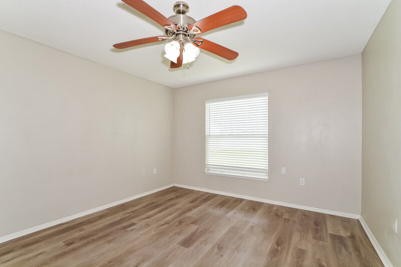 1,915/Mo, 905 Louvre Ct Kissimmee, FL 34759 Main Bedroom View