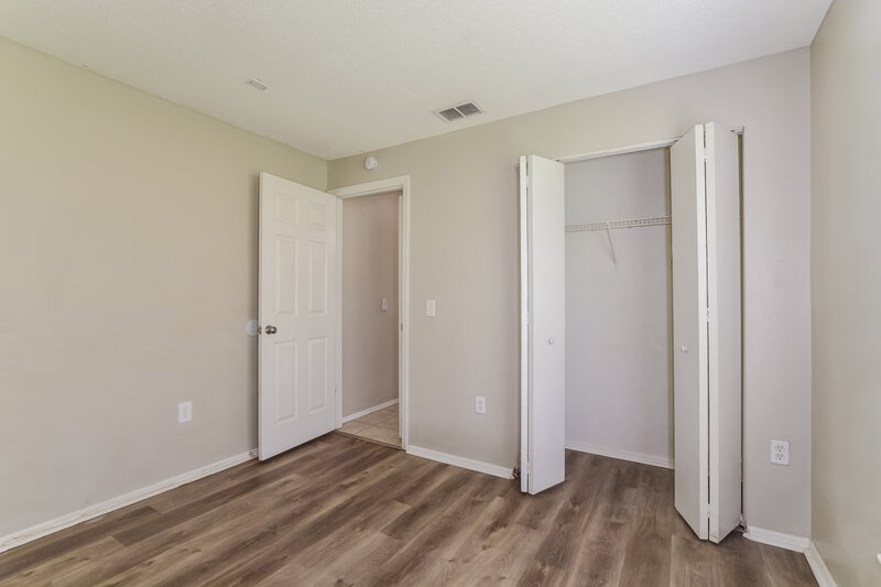 1,915/Mo, 905 Louvre Ct Kissimmee, FL 34759 Bedroom View 4