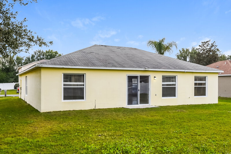 2,015/Mo, 905 Louvre Ct Kissimmee, FL 34759 Rear View