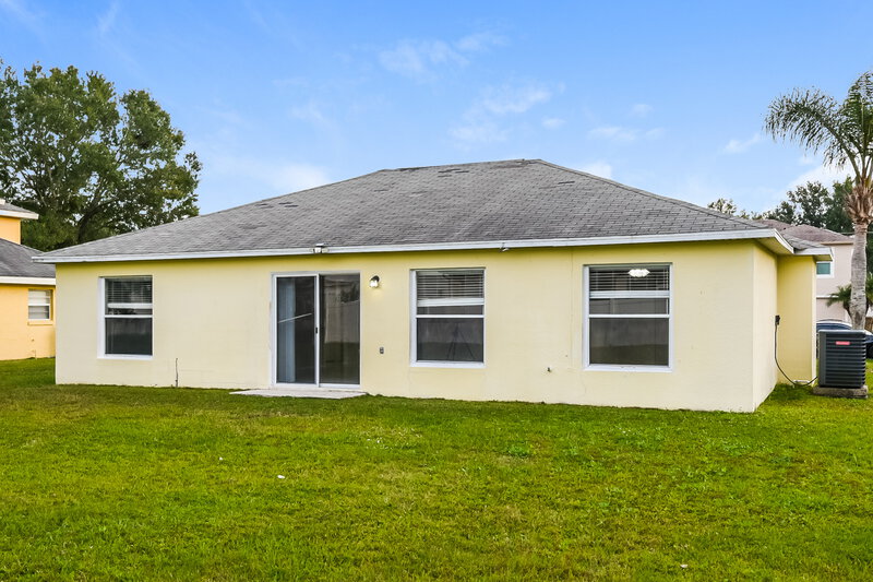 2,015/Mo, 905 Louvre Ct Kissimmee, FL 34759 Rear View 2
