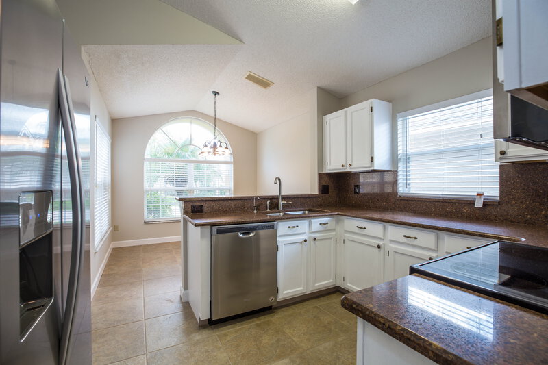 2,395/Mo, 338 Lakebreeze Cir Lake Mary, FL 32746 Kitchen View