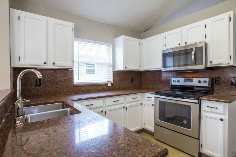 2,395/Mo, 338 Lakebreeze Cir Lake Mary, FL 32746 Kitchen View 2