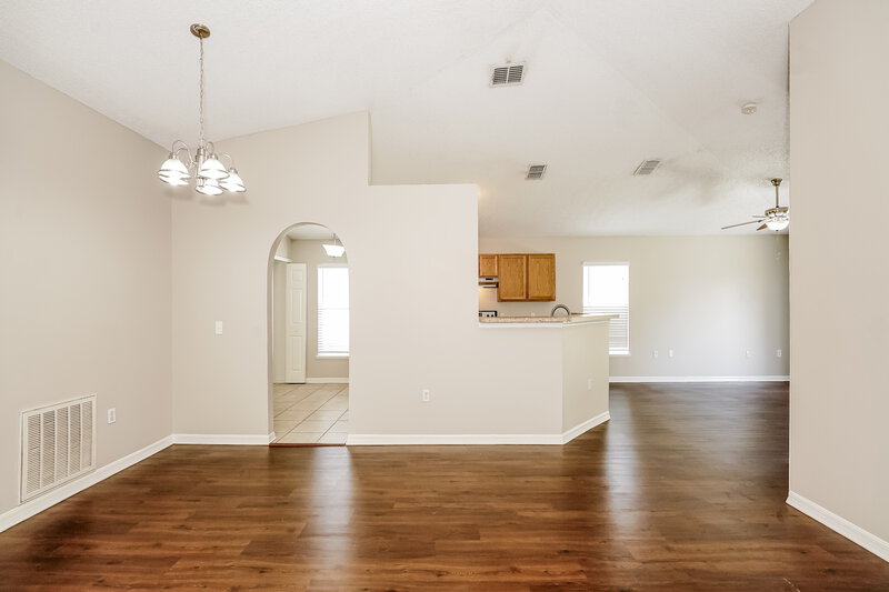 2,240/Mo, 14231 Econ Woods Ln Orlando, FL 32826 Dining Room View