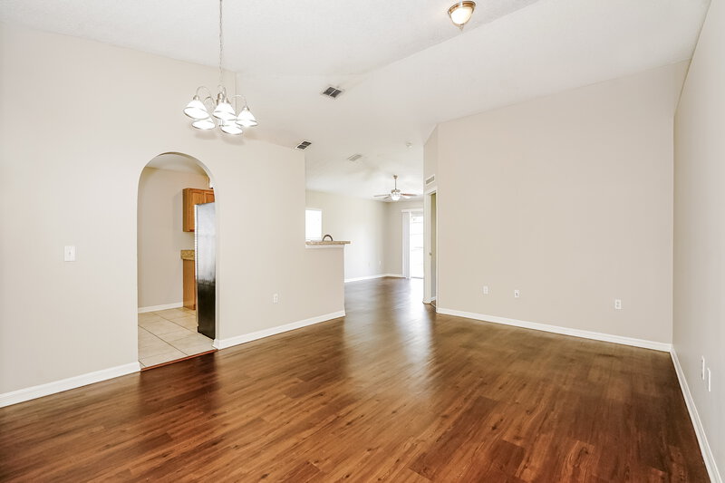 2,240/Mo, 14231 Econ Woods Ln Orlando, FL 32826 Dining Room View 2