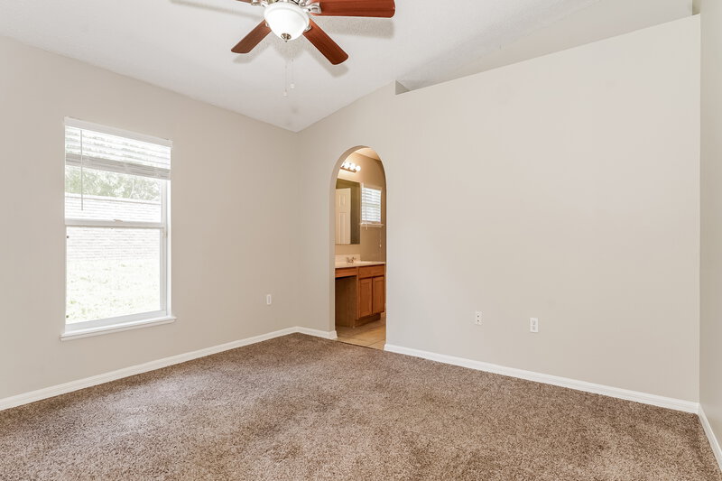 2,240/Mo, 14231 Econ Woods Ln Orlando, FL 32826 Main Bedroom View