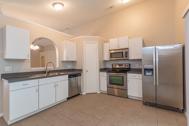 2,085/Mo, 351 Placid Lake Dr Sanford, FL 32773 Kitchen View
