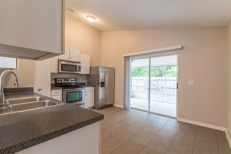 2,085/Mo, 351 Placid Lake Dr Sanford, FL 32773 Kitchen View 2
