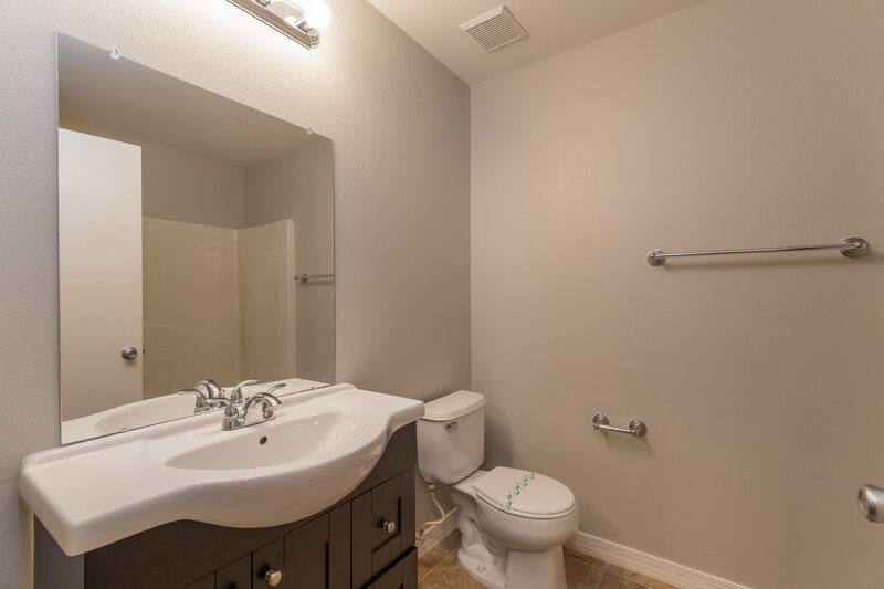 2,085/Mo, 351 Placid Lake Dr Sanford, FL 32773 Bathroom View