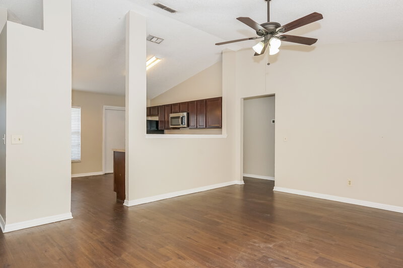 3,120/Mo, 1561 Ortega Ave Deltona, FL 32738 Living Room View