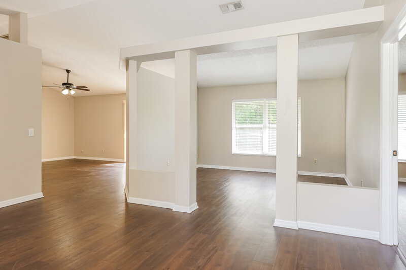 3,120/Mo, 1561 Ortega Ave Deltona, FL 32738 Family Room View 2