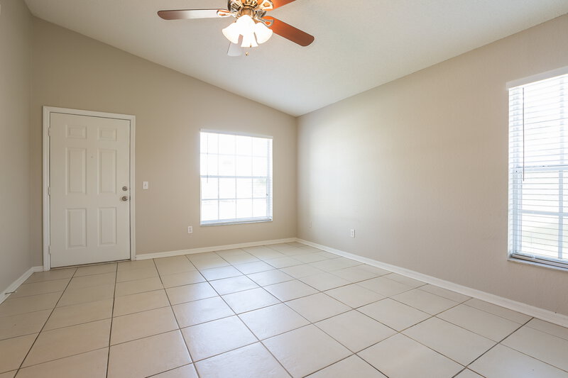 1,800/Mo, 263 Diamond Ridge Blvd Auburndale, FL 33823 Living Room View