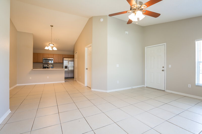 1,800/Mo, 263 Diamond Ridge Blvd Auburndale, FL 33823 Living Room View 2