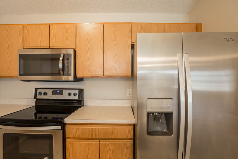 1,800/Mo, 263 Diamond Ridge Blvd Auburndale, FL 33823 Kitchen View 2